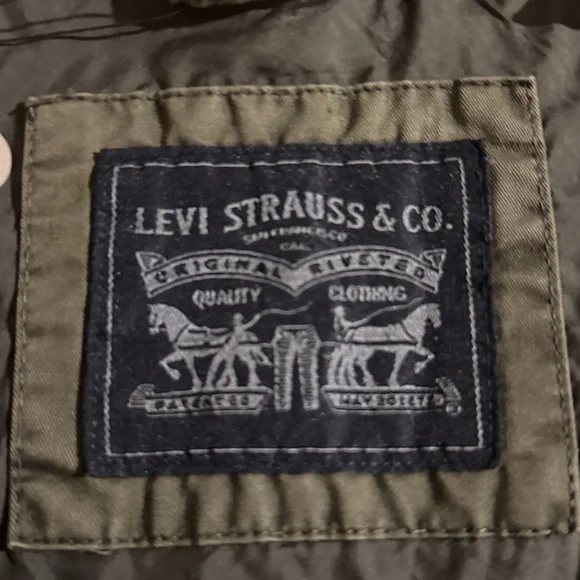 Levi's Women's Lightweight Utility Jacket in Olive - Picture 2 of 8